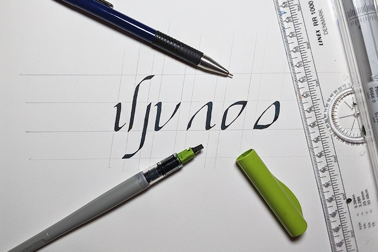 Italic Calligraphy For Beginners - Lettering Daily